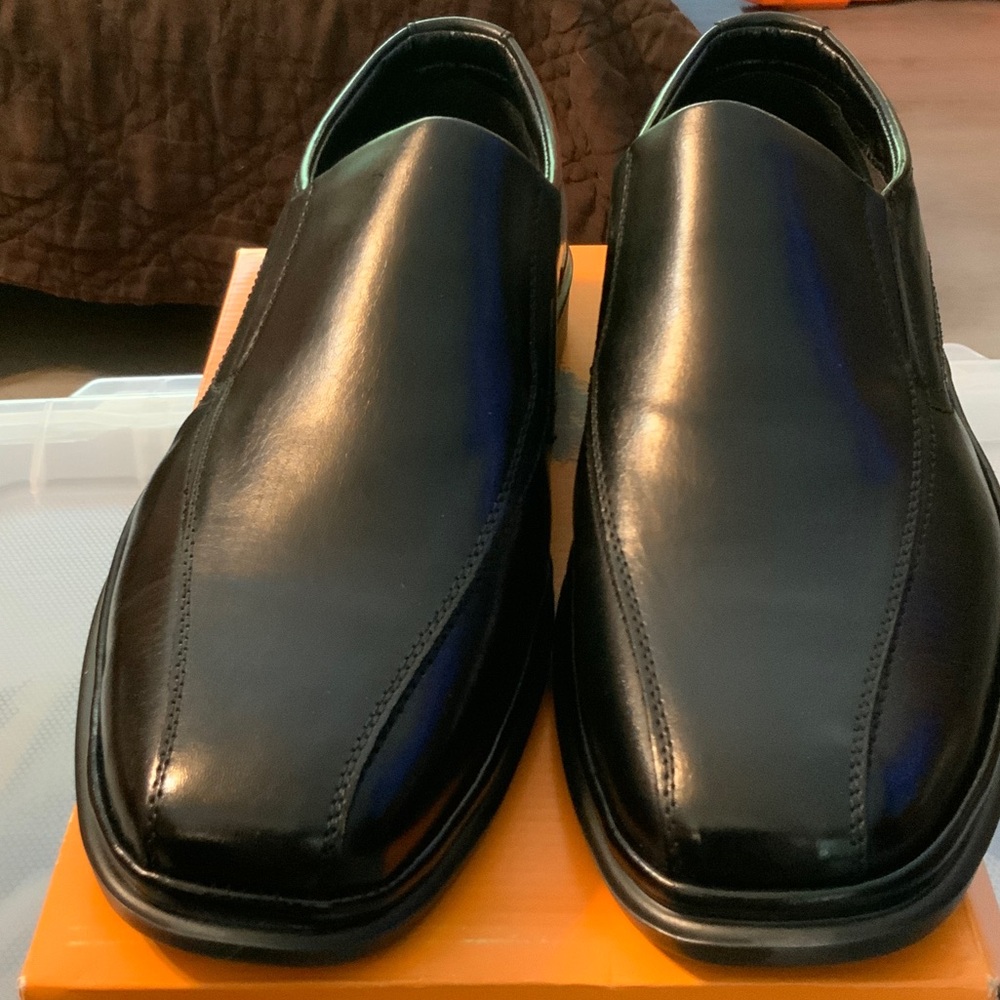 Elegant Black Leather Men's Loafers